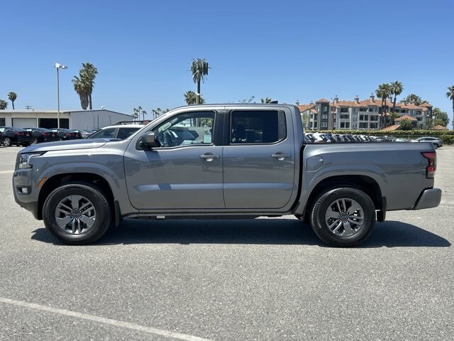 2025 Nissan Frontier SV photo 2
