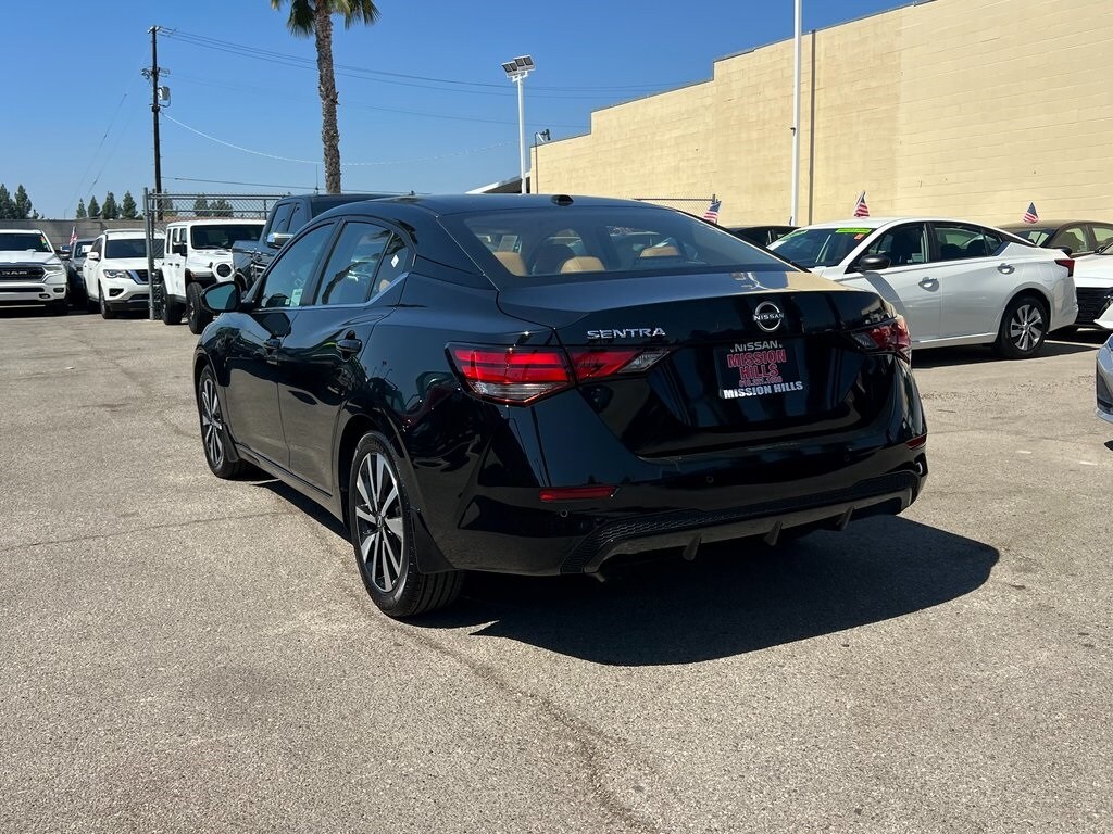 2025 Nissan Sentra SV photo 4