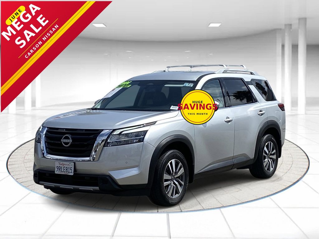 2024 Nissan Pathfinder SL 2WD's photo
