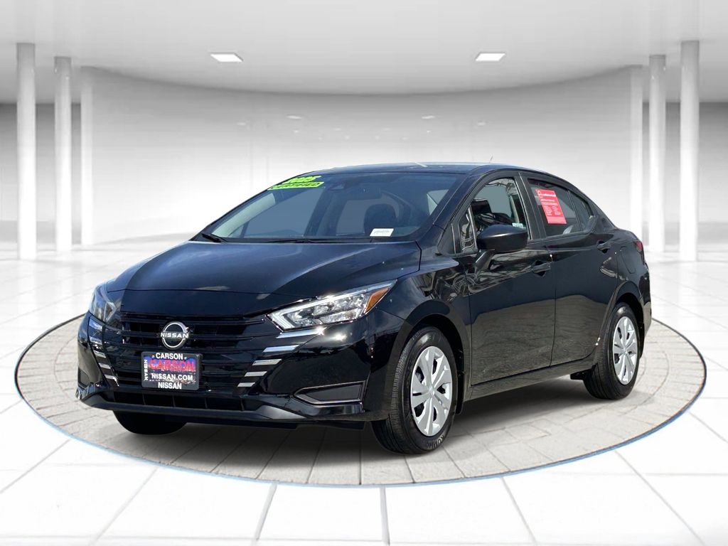 2025 Nissan Versa 1.6 S CVT's photo