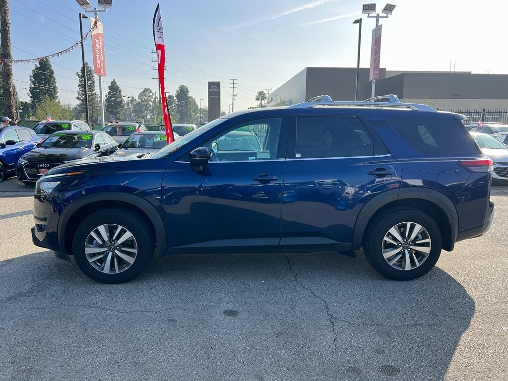 Used 2025 Nissan Pathfinder SL SUV