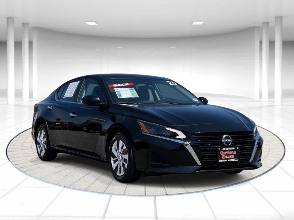 2025 Nissan Altima S - Photo 6