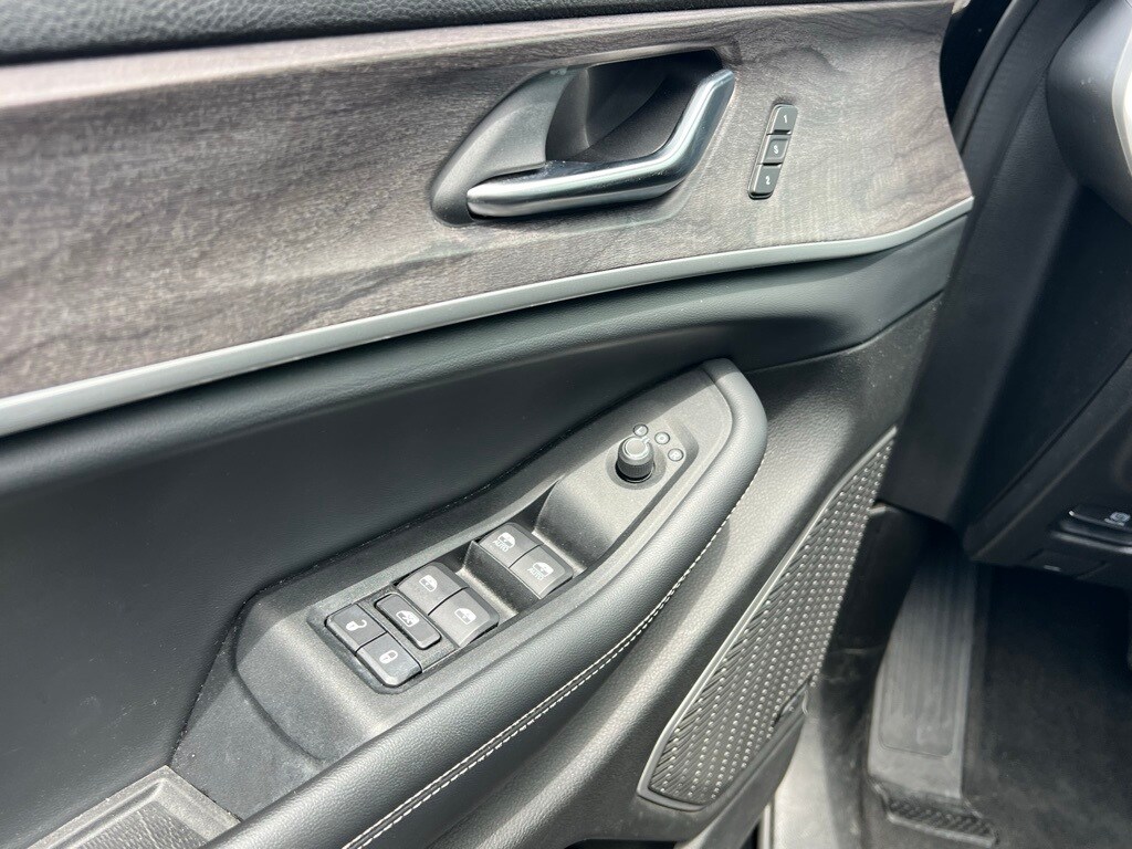 2022 Jeep Grand Cherokee Limited photo 3