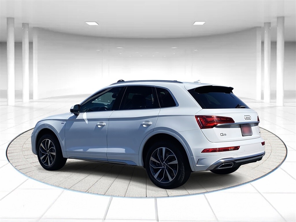 2022 Audi Q5 45 S line Premium photo 2