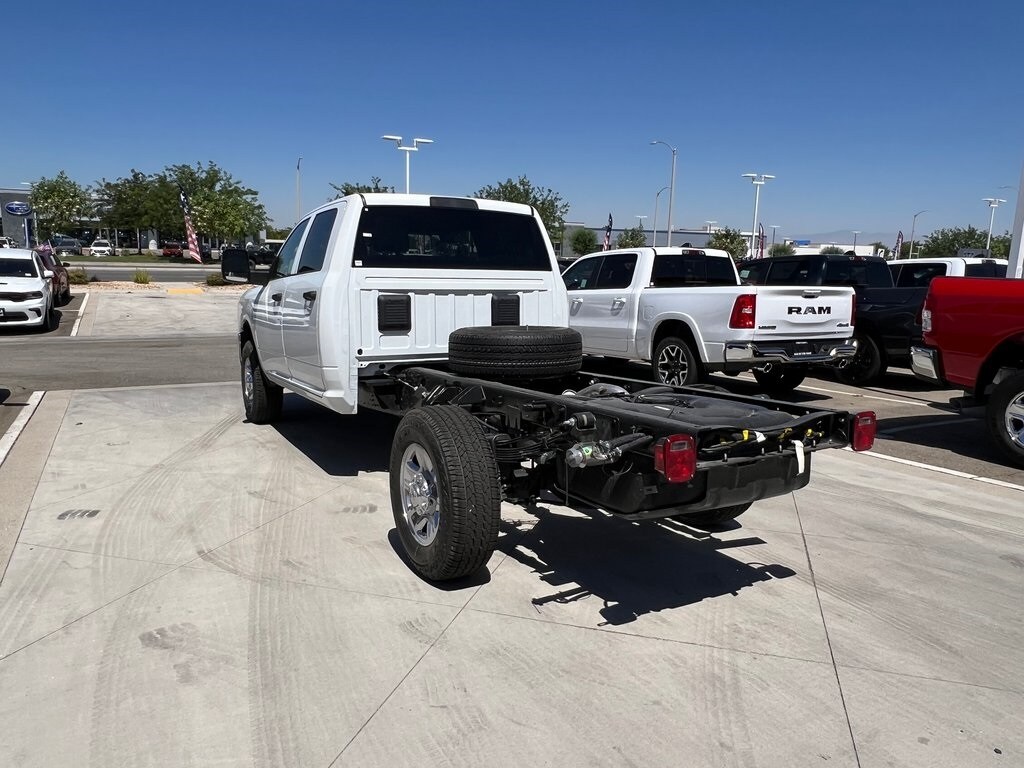 2024 Ram 3500 Tradesman photo 4