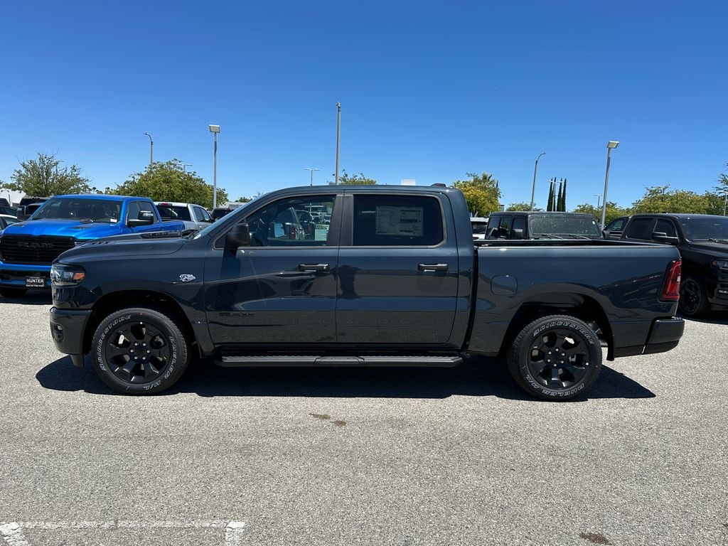 New 2026 Ram 1500 EXPRESS CREW CAB 4X4 5'7 BOX Pickup