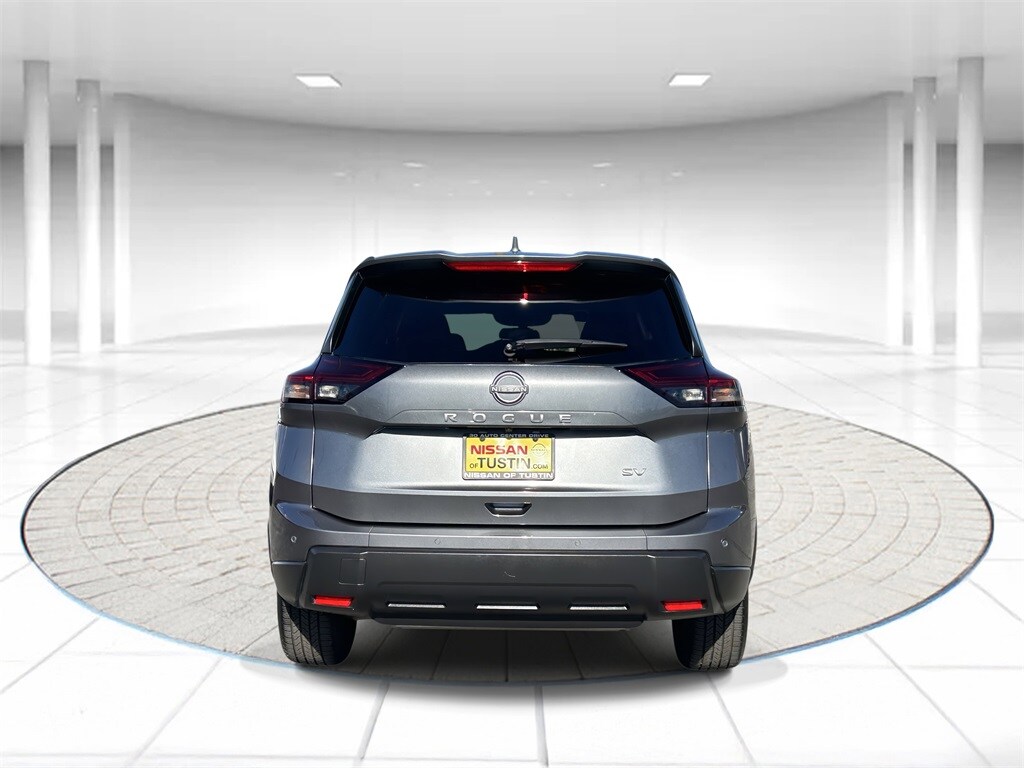 2024 Nissan Rogue SV photo 3
