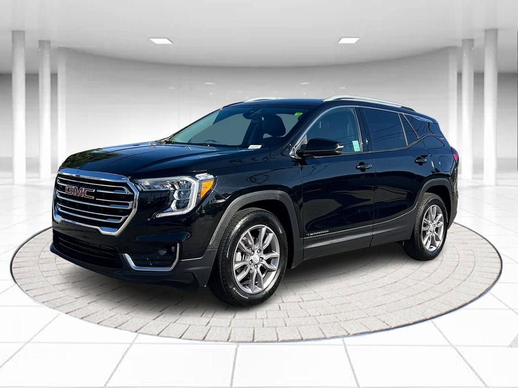 2024 GMC Terrain SLT's photo