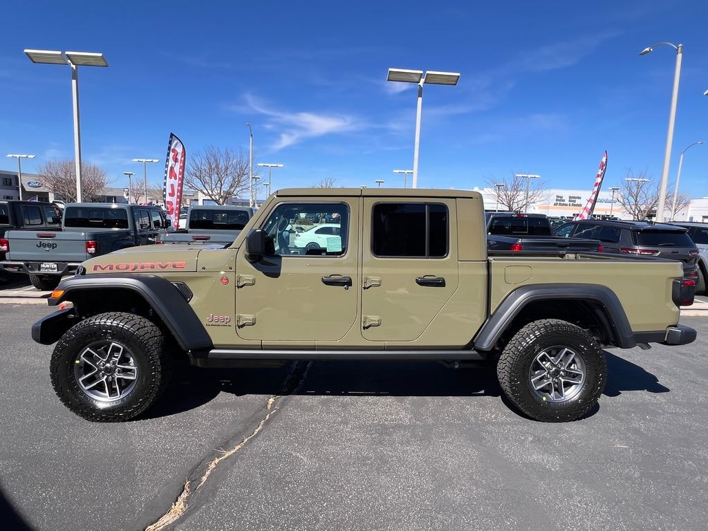 New 2026 Jeep Gladiator MOJAVE 4X4 Pickup