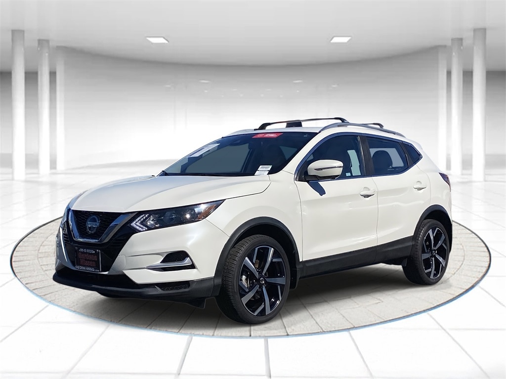 2022 Nissan Rogue Sport SL's photo