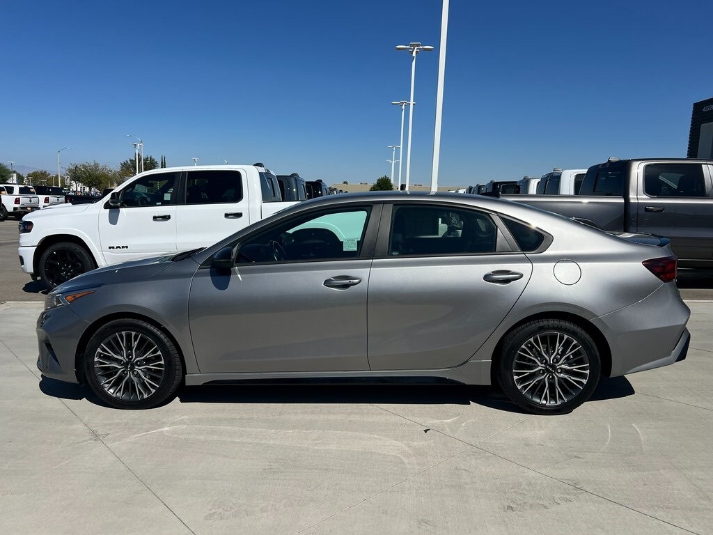2023 Kia Forte GT-Line photo 3