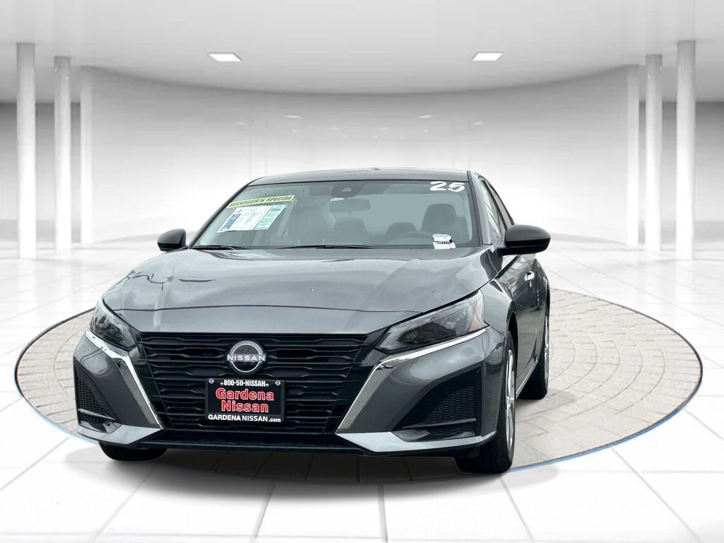 2025 Nissan Altima S - Photo 7