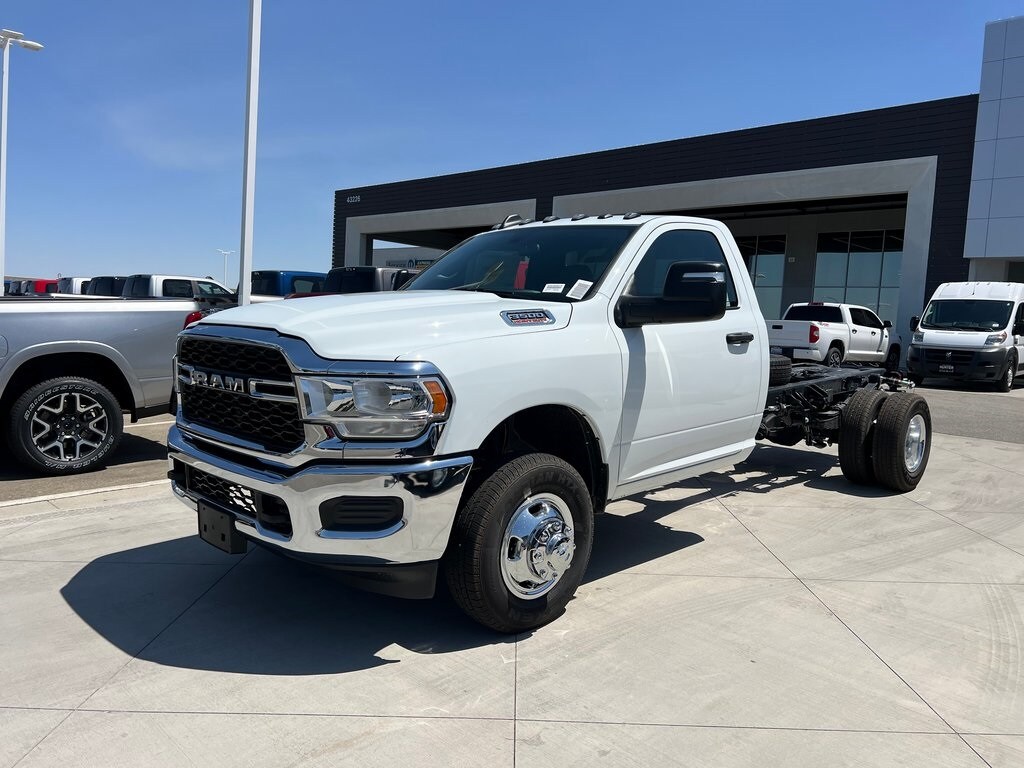 2024 Ram 3500 Tradesman photo 2