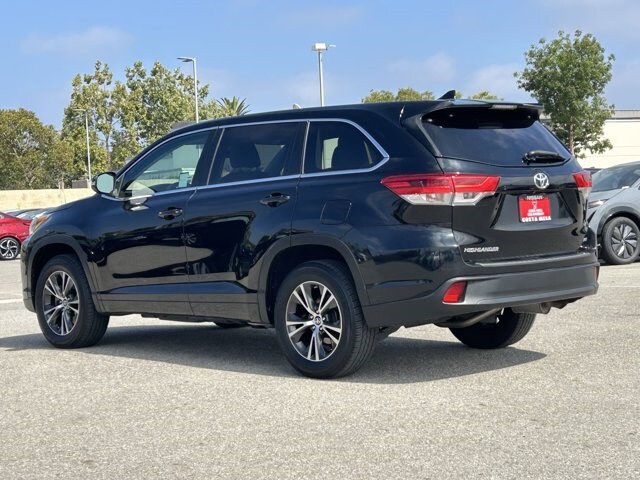 2018 Toyota Highlander LE Plus photo 4