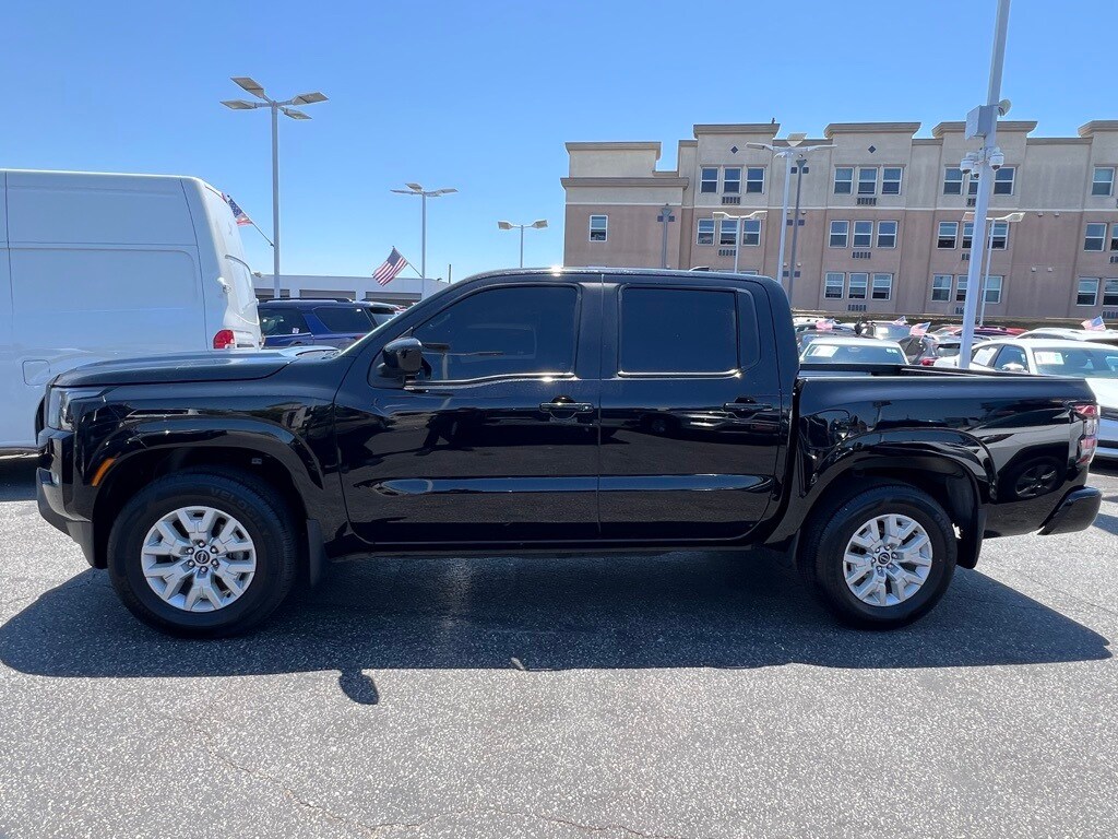 2023 Nissan Frontier SV photo 3