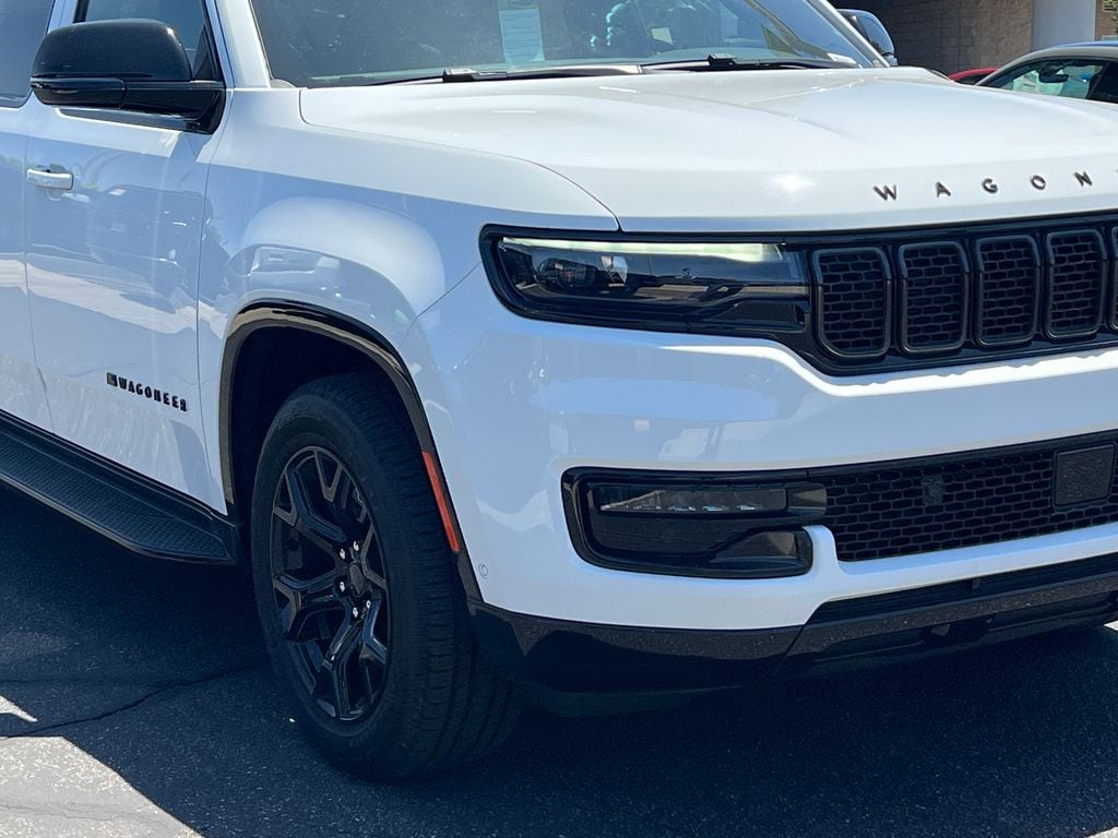 2025 Jeep Wagoneer L Series II - Photo 10