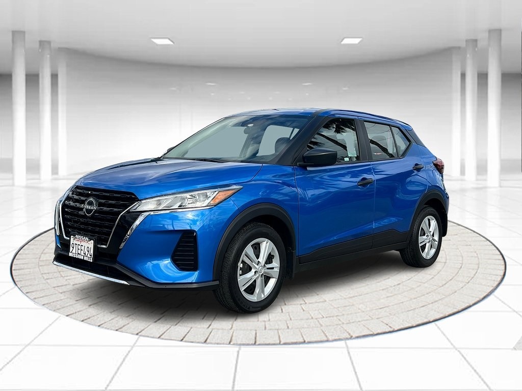 2025 Nissan KICKS PLAY Base's photo