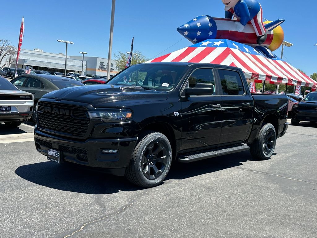 New 2026 Ram 1500 EXPRESS CREW CAB 4X4 5'7 BOX Pickup
