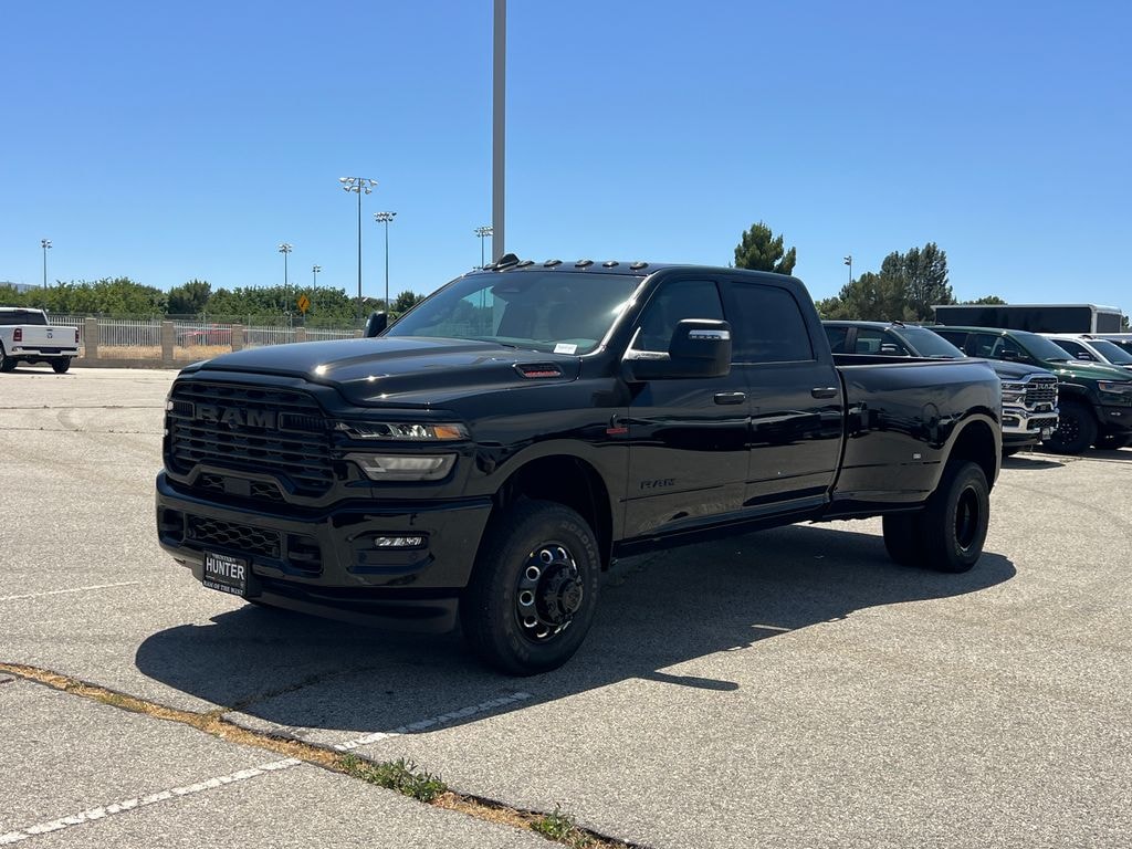 New 2026 Ram 3500 BIG HORN CREW CAB 4X4 8' BOX Pickup