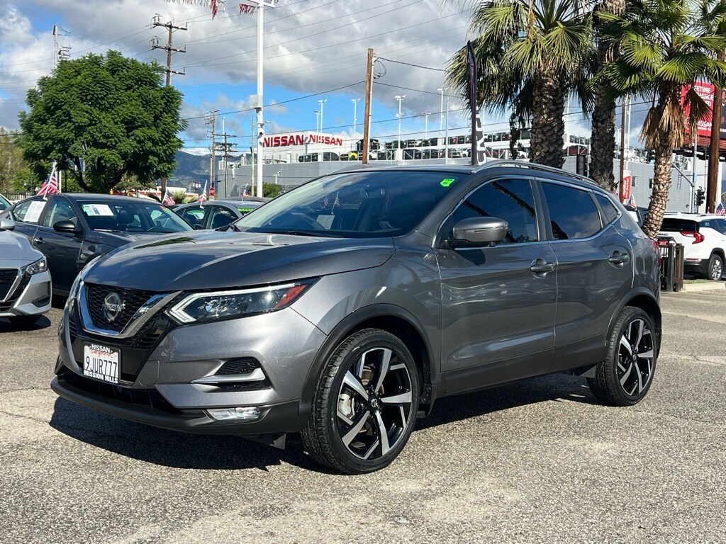 2022 Nissan Rogue Sport SL photo 2