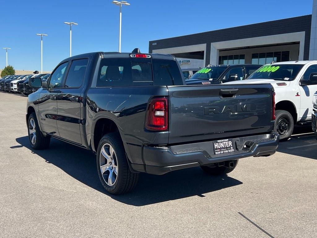 New 2025 Ram 1500 TRADESMAN CREW CAB 4X2 5'7 BOX Pickup