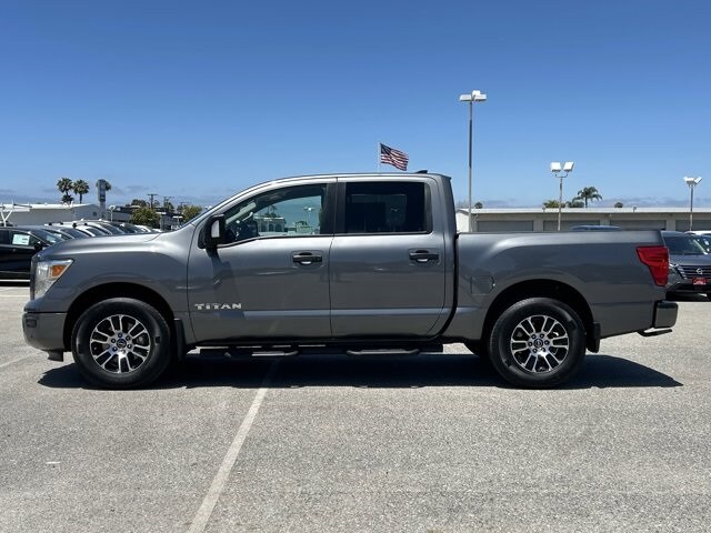 2023 Nissan Titan SV photo 2