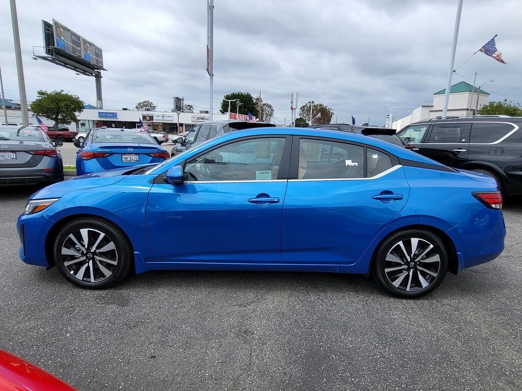 2025 Nissan Sentra SV photo 3