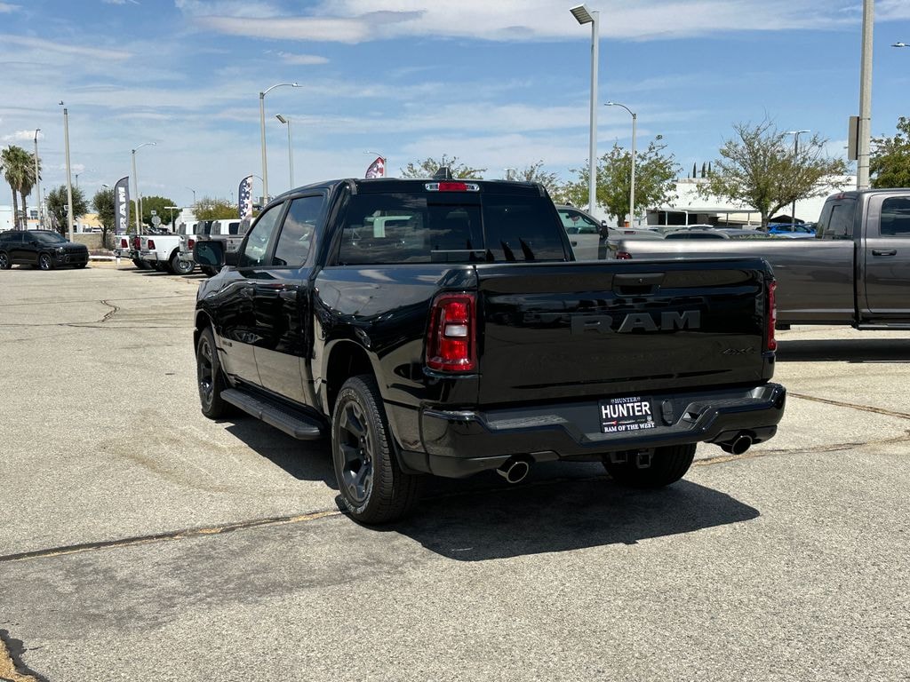 New 2026 Ram 1500 EXPRESS CREW CAB 4X4 5'7 BOX Pickup
