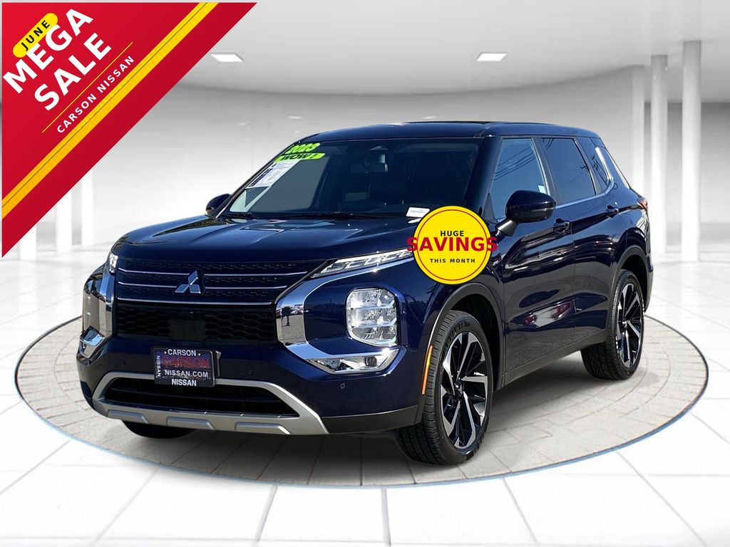 2023 Mitsubishi Outlander SE 2WD's photo