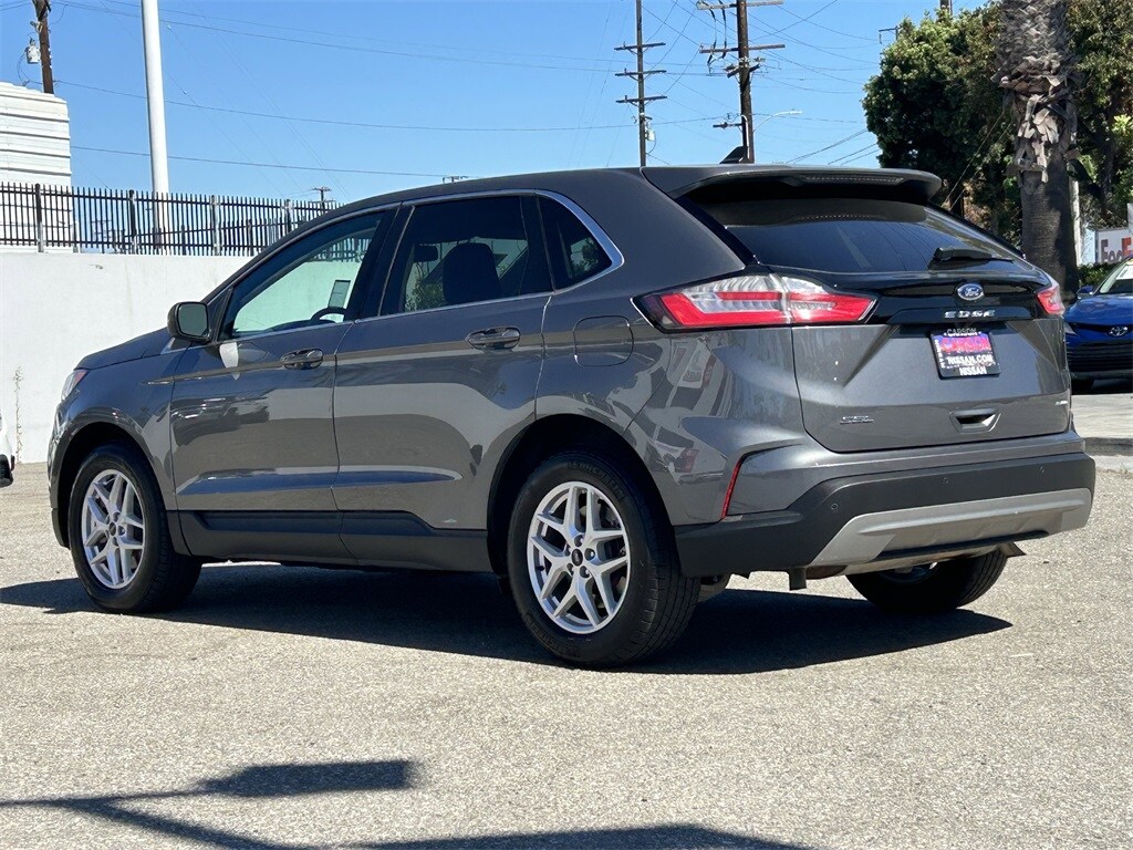 2024 Ford Edge SEL photo 2