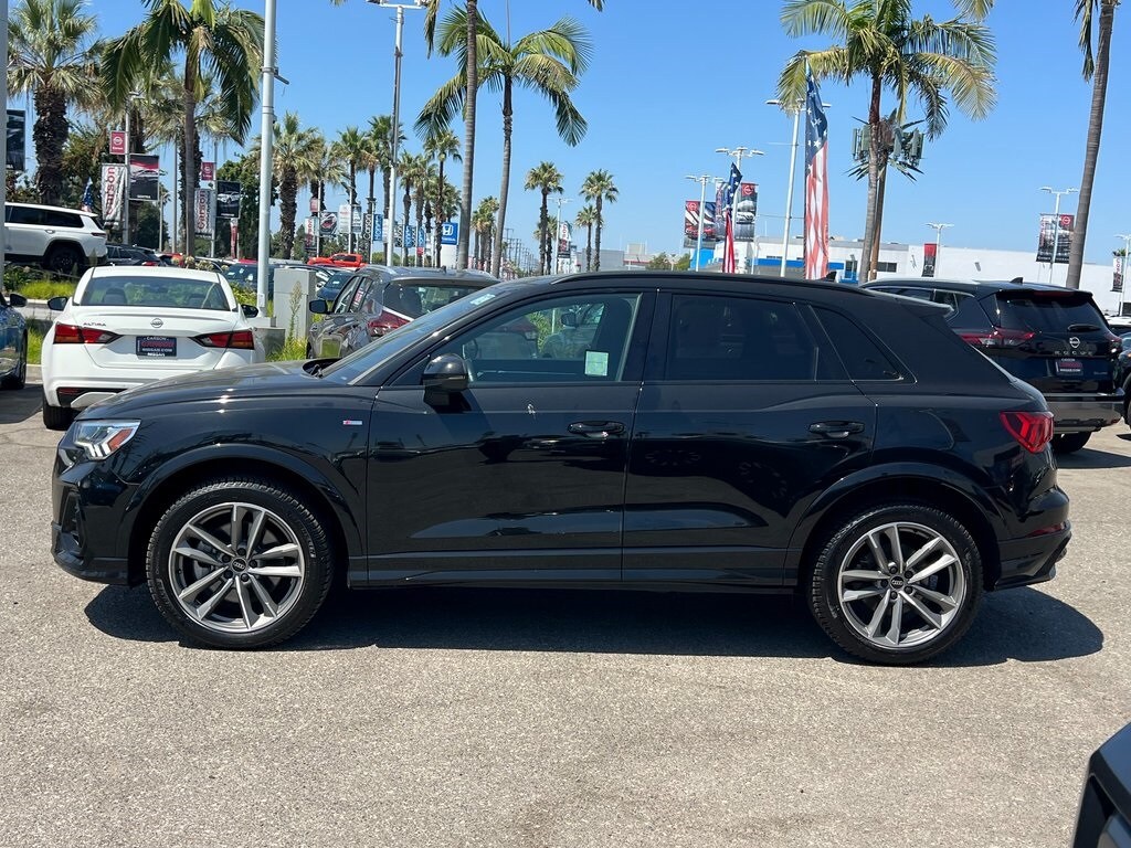 2022 Audi Q3 S line Premium Plus photo 3