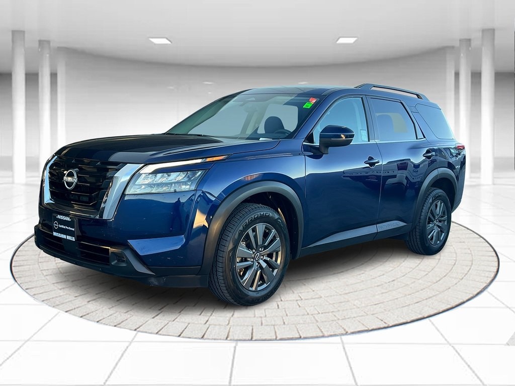 2024 Nissan Pathfinder SV's photo