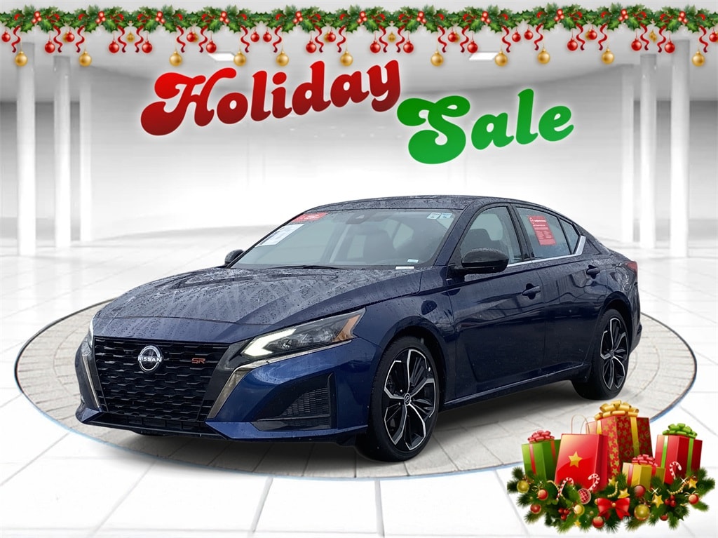 2023 Nissan Altima SR's photo