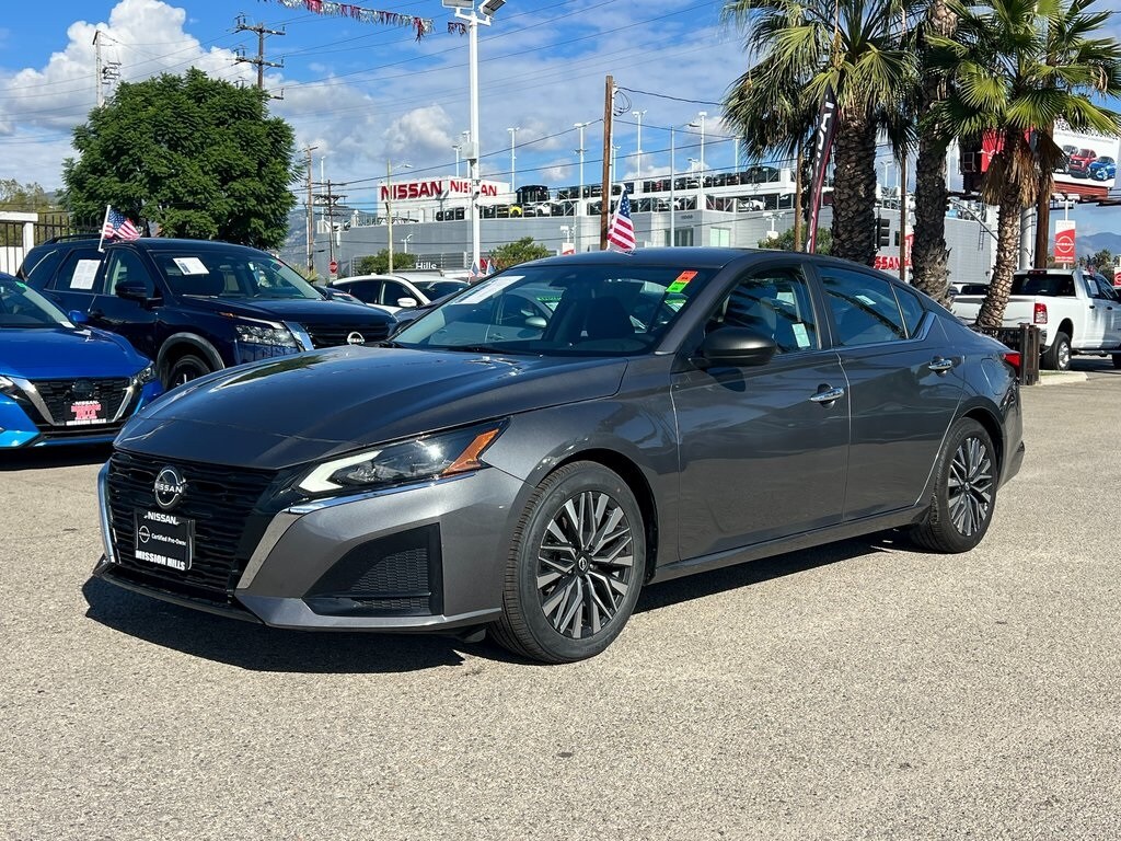 2024 Nissan Altima 2.5 SV photo 2