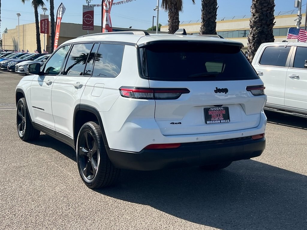 2023 Jeep Grand Cherokee Laredo Altitude photo 4