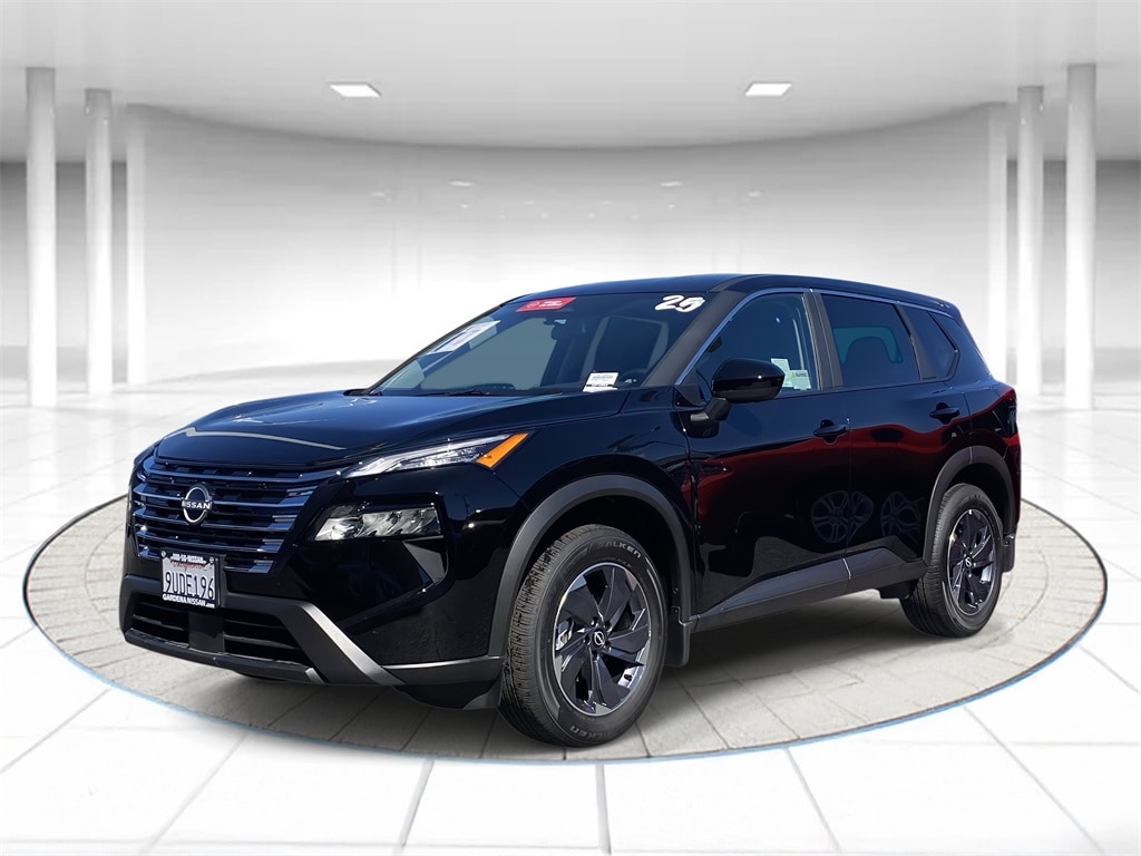 2025 Nissan Rogue SV's photo