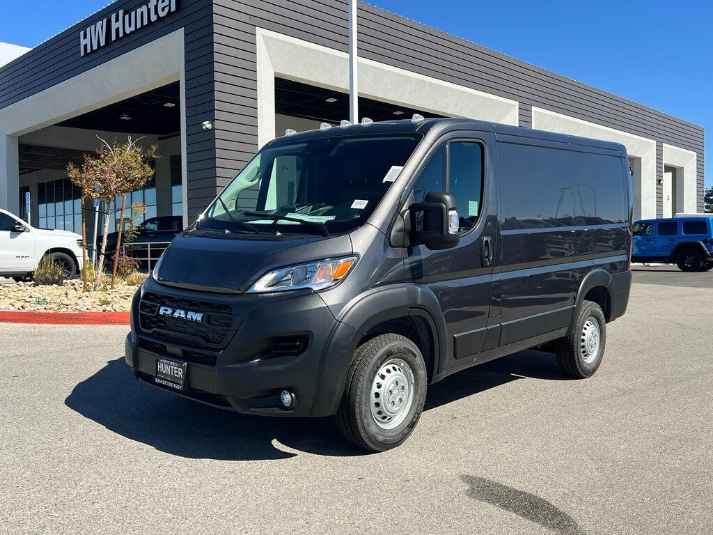 New 2026 Ram ProMaster PROMASTER 1500 TRADESMAN CARGO VAN LOW ROOF 118' W Cargo Van