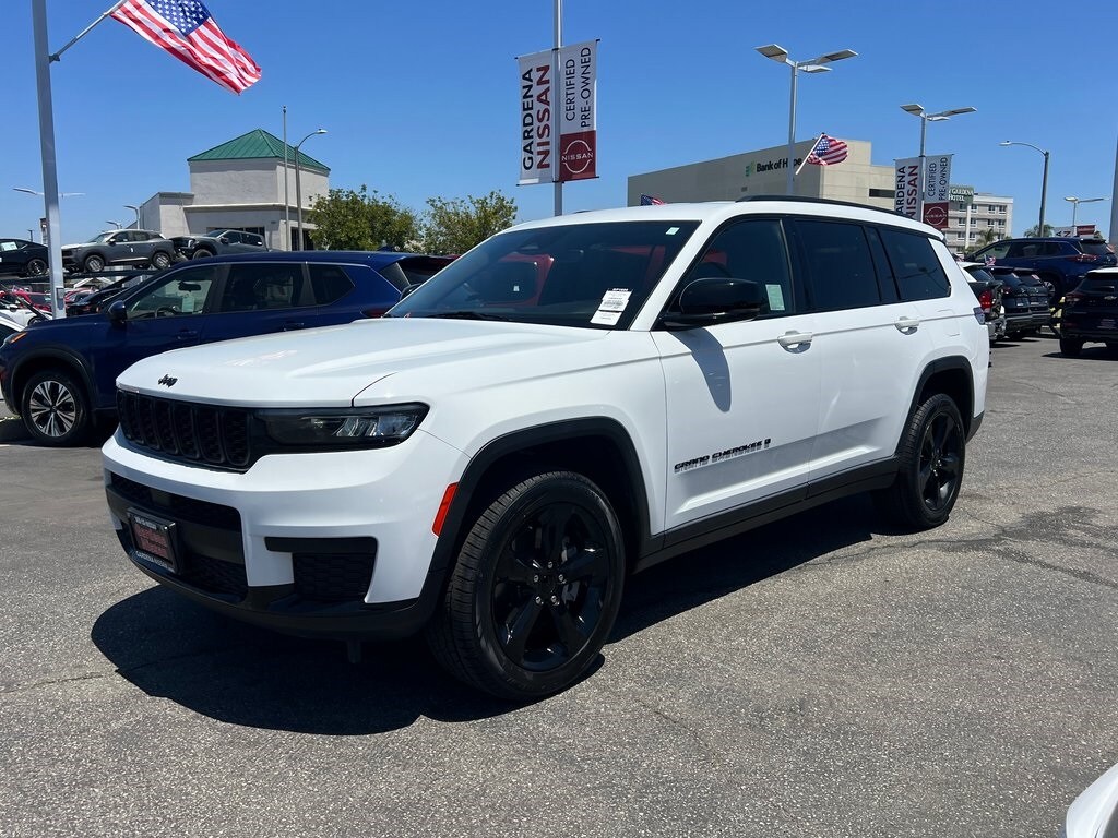 2021 Jeep Grand Cherokee Altitude photo 2
