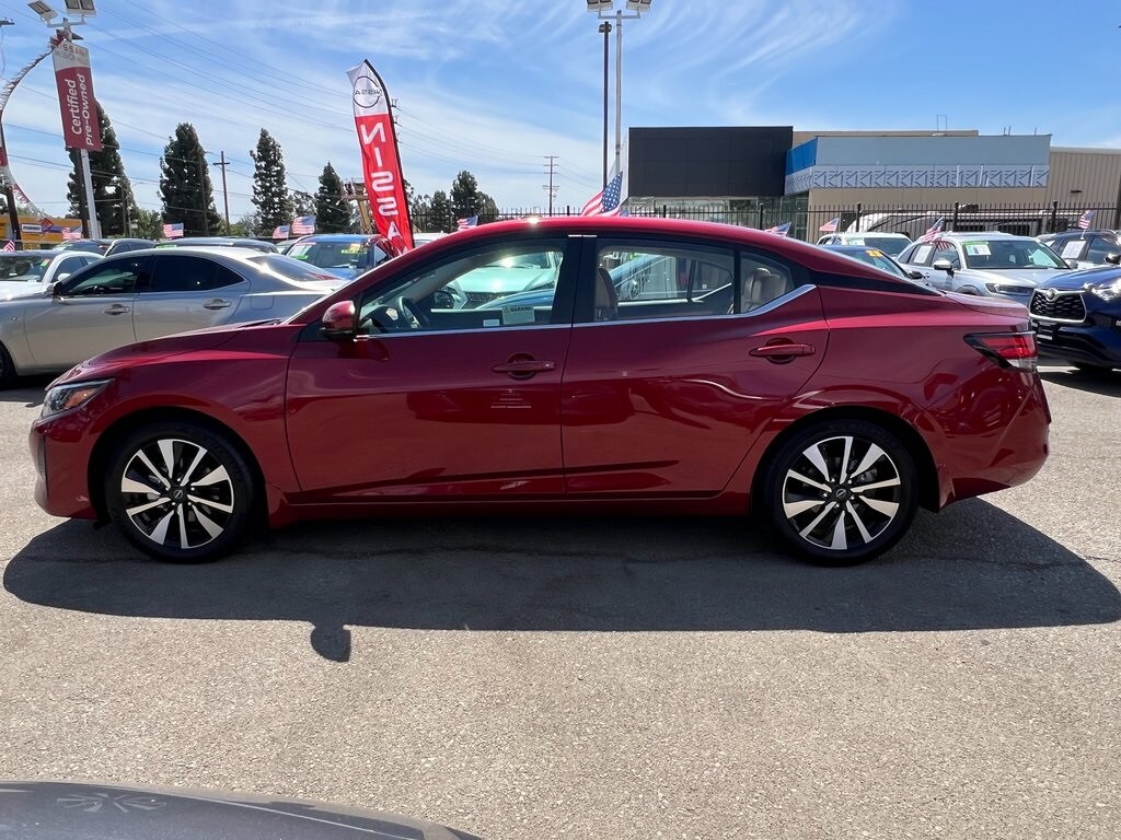 2025 Nissan Sentra SV photo 3