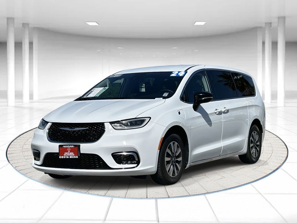 2024 Chrysler Pacifica PHEV Select