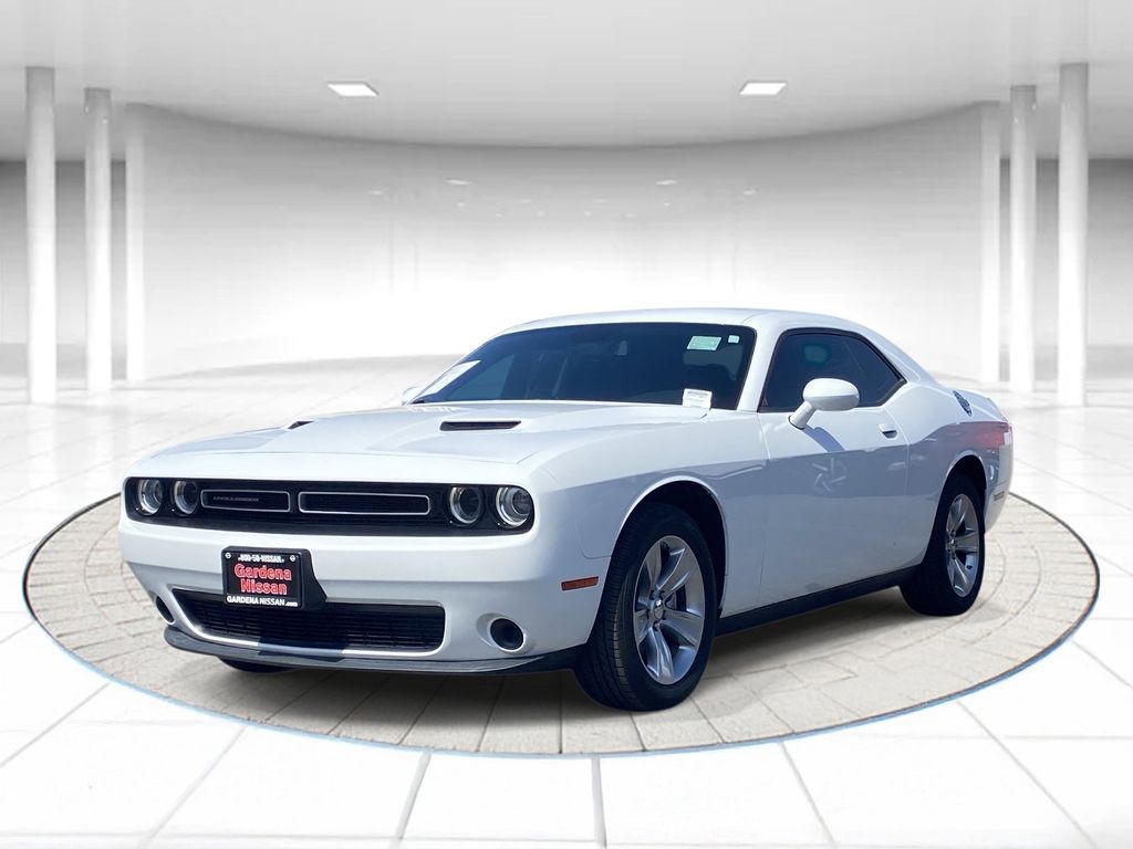 2022 Dodge Challenger SXT Auto's photo