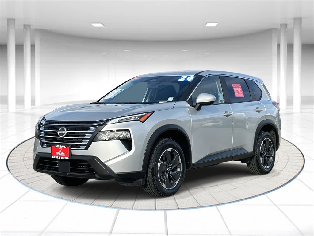 2024 Nissan Rogue SV's photo
