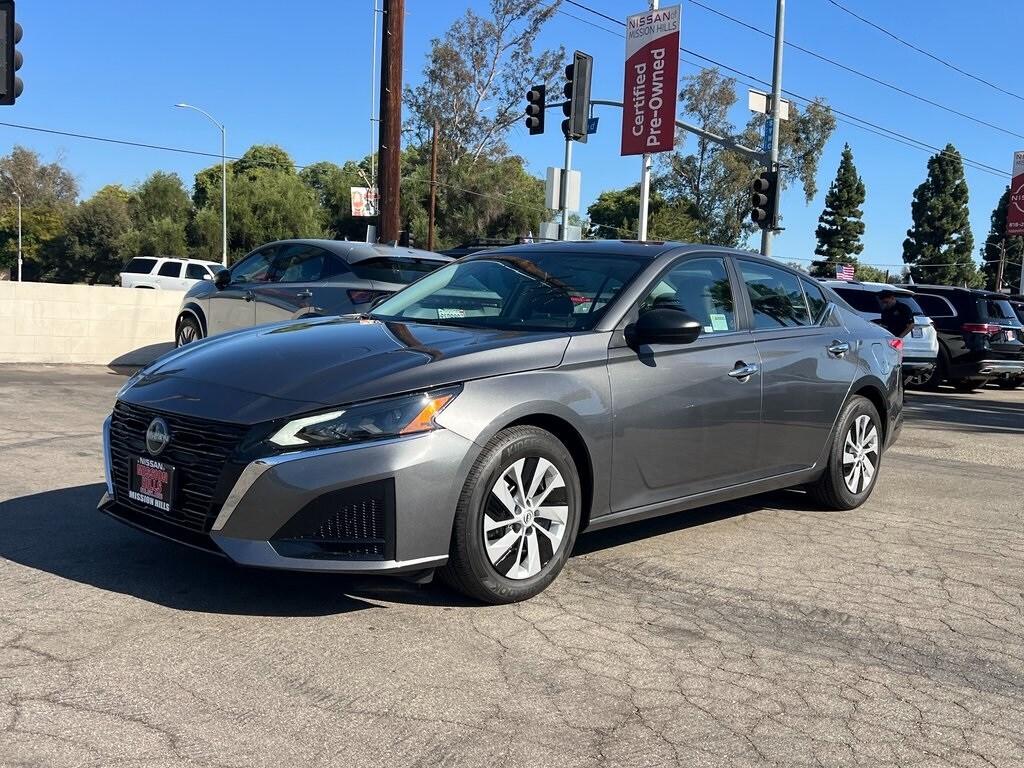 2025 Nissan Altima 2.5 S photo 2