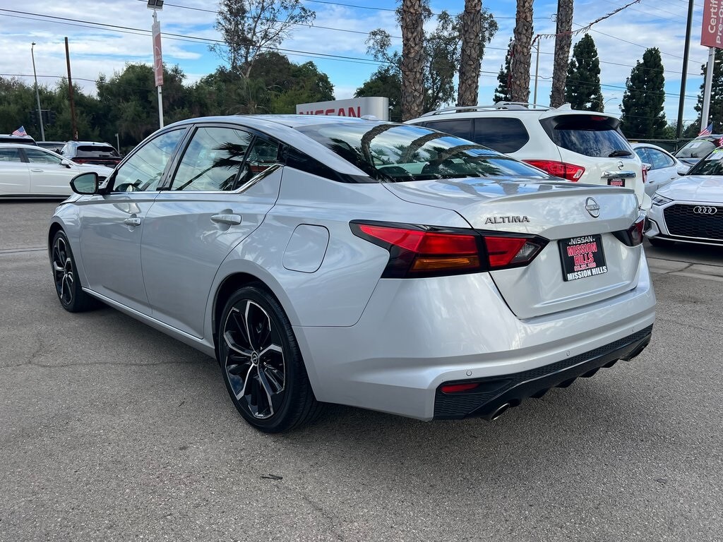2023 Nissan Altima 2.5 SR photo 4