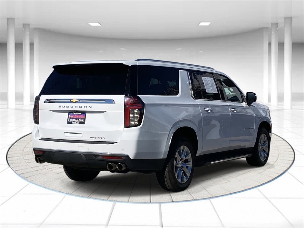 2023 Chevrolet Suburban Premier photo 3