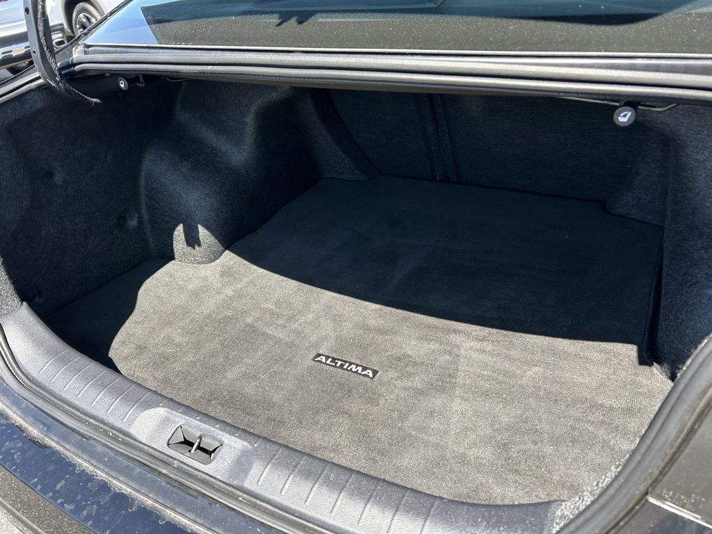2025 Nissan Altima S - Photo 14