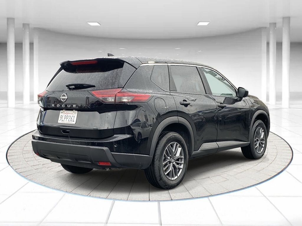 Used 2024 Nissan Rogue S SUV
