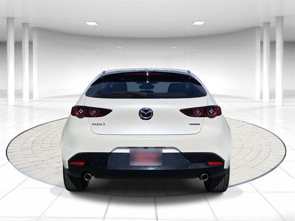 2021 Mazda Mazda3 Select Hatchback photo 3