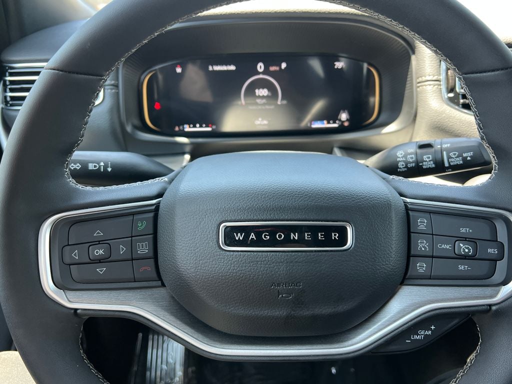 2025 Jeep Wagoneer L Series II - Photo 21