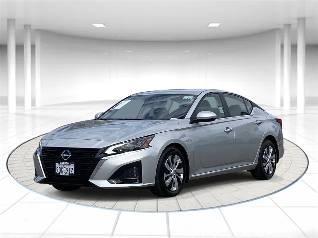 2023 Nissan Altima S's photo